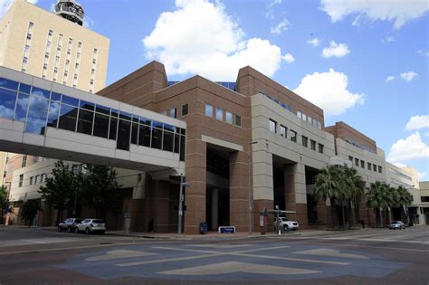 St joseph hospital houston - Houston (May 14, 2021) – St. Joseph Medical Center (SJMC) – founded in 1887 as the first hospital in Houston – is ready for its makeover. The 134-year-old facility has …